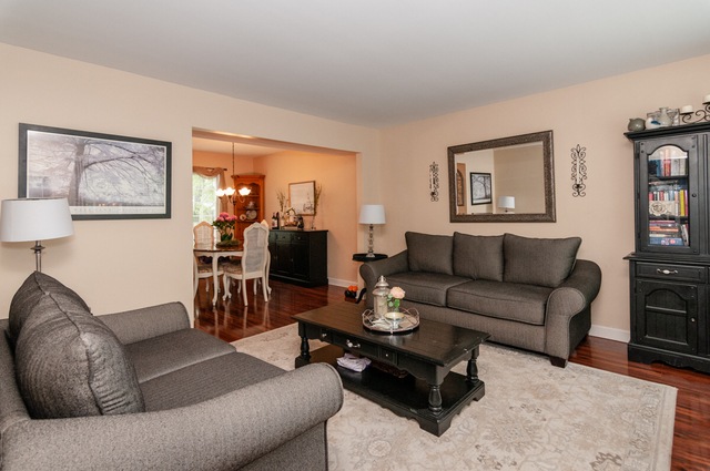 1520 Burr Oak Cir unit 1, Aurora, IL 60506 - photo 1