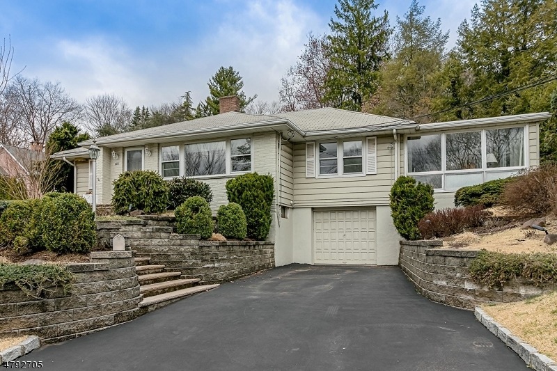 209 Pembrook Rd, Mountainside, NJ 07092 - photo 1