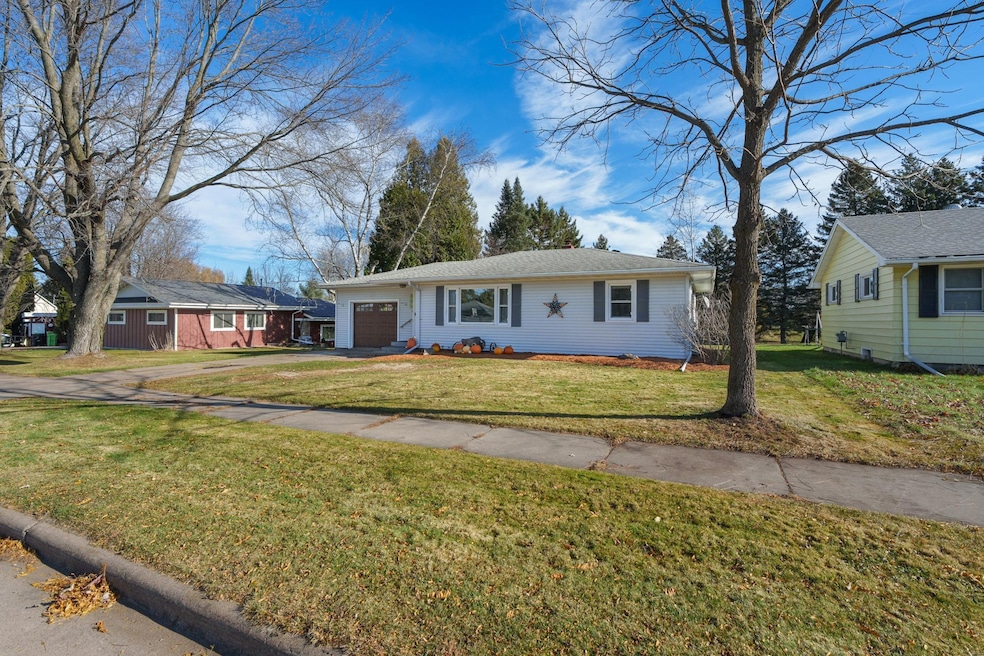 305 S Clark St, Thorp, WI 54771 - photo 1