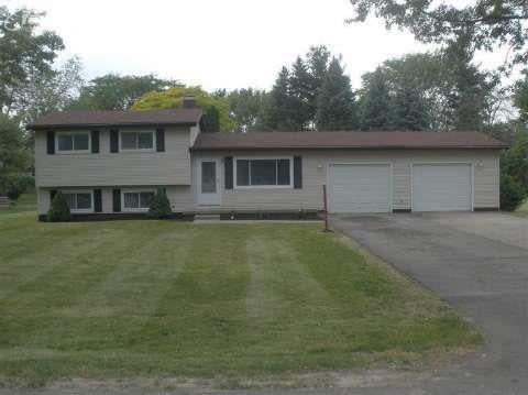 5282 Mapletree Dr, Flint, MI 48532 - photo 1