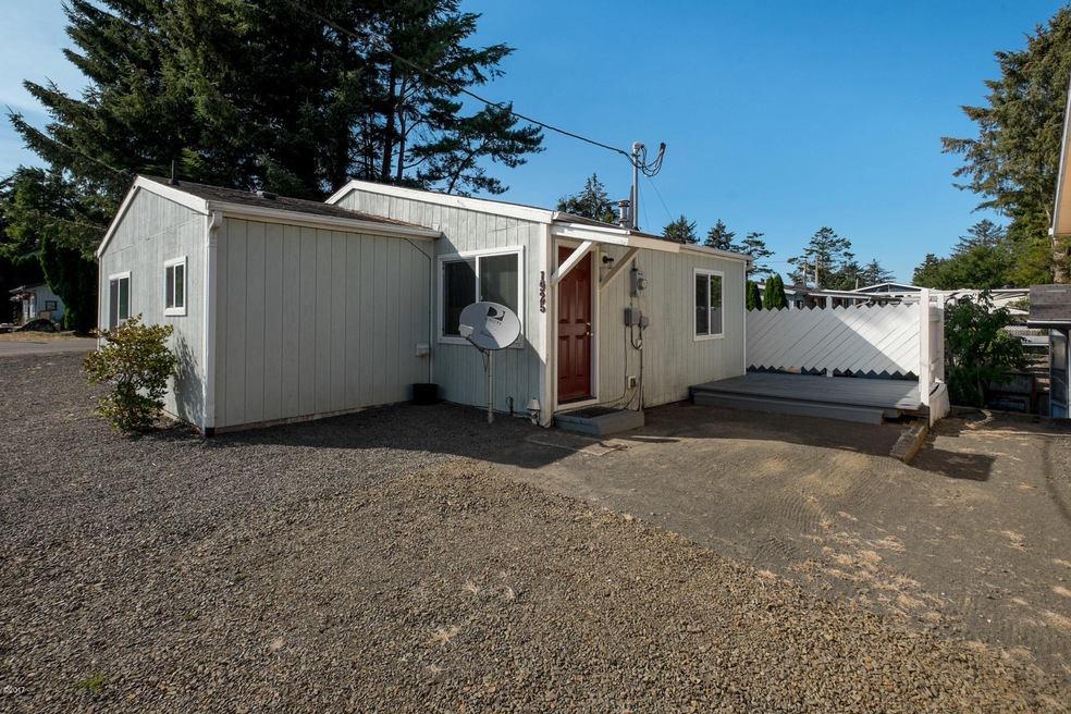 1925 SE 3rd St, Lincoln City, OR 97367 - photo 1