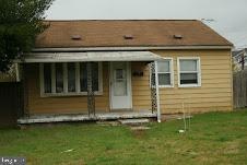 572 Compass Rd E, Middle River, MD 21220 - photo 1