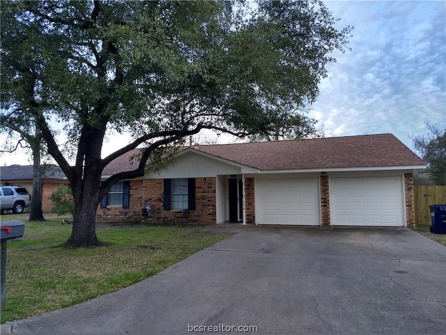 1214 S Ridgefield Cir, College Station, TX 77840 - photo 1