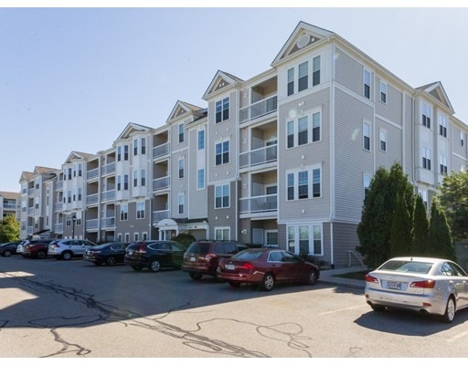 Wellington Crossing unit 401, Waltham, MA 02452 - photo 1