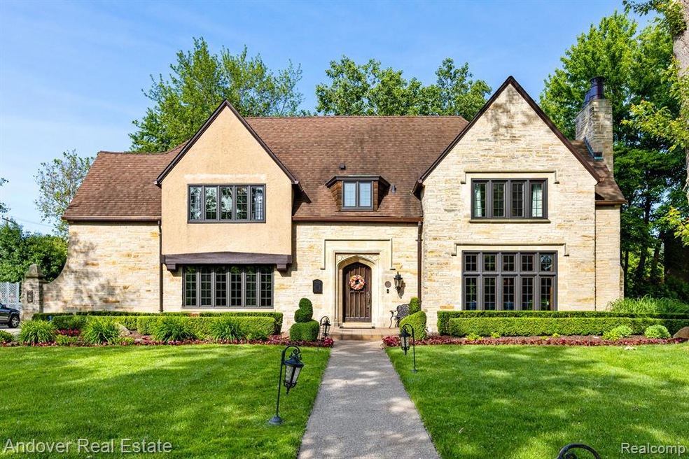 766 Balfour St, Grosse Pointe Park, MI 48230 - photo 1