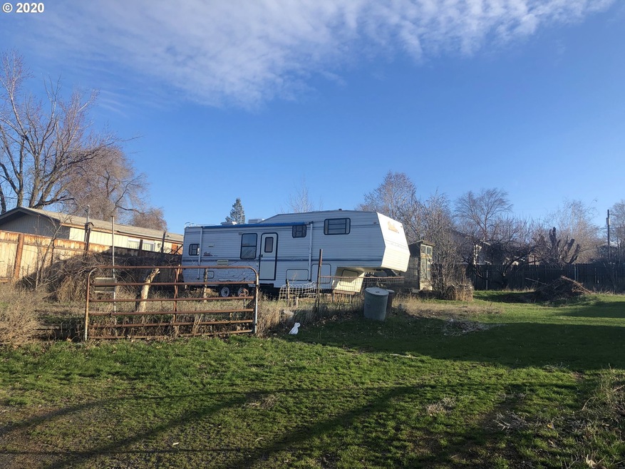 804 SW 14th St, Pendleton, OR 97801 - photo 1