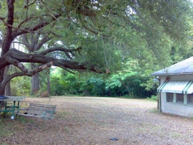 1911 Sayers St, Lufkin, TX 75904 - photo 1