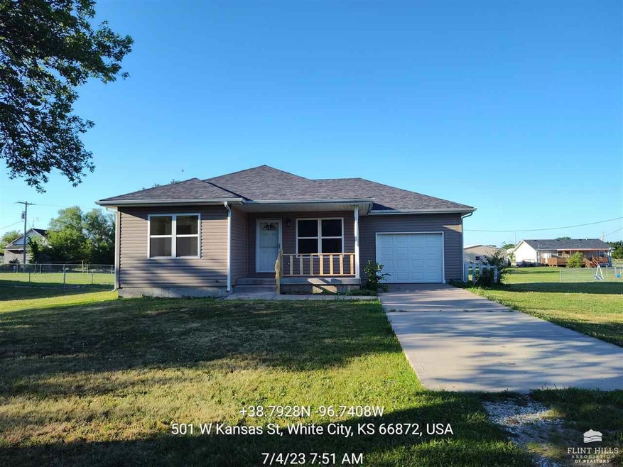 405 W Kansas St, White City, KS 66872 MLS FHR20231871