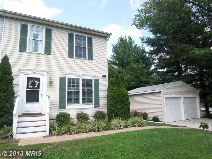 221 N 18th St, Purcellville, VA 20132 - photo 1