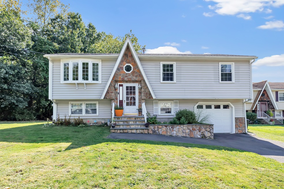 40 Orne St, West Haven, CT 06516 - photo 1