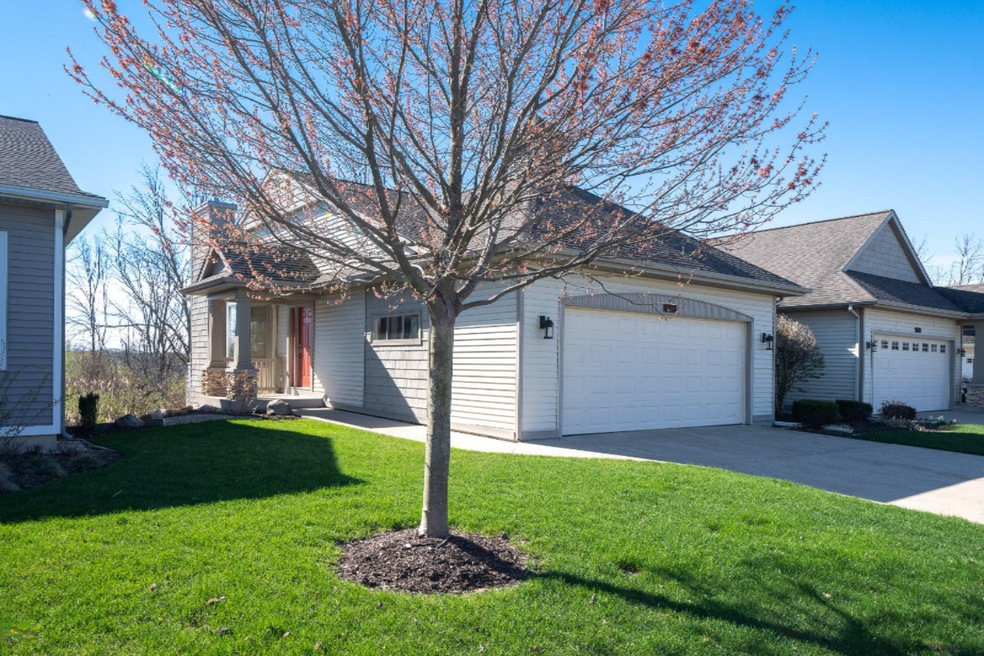 1285 Prestwick Dr, Holland, MI 49423-2