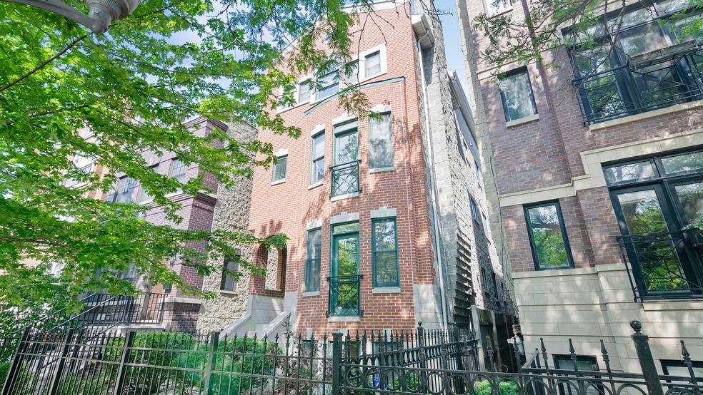 2737 N Southport Ave unit 1, Chicago, IL 60614 - photo 1