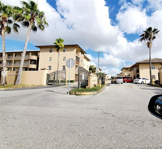GRAND VISTA CONDO ENTRANCE