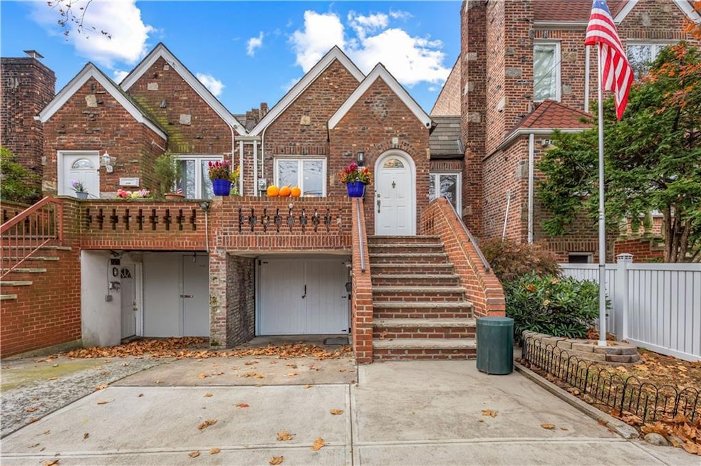 For Sale $949,000 • Co-Listing Agent