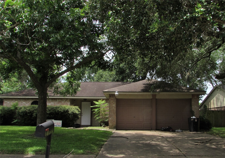 16202 David Glen Dr, Friendswood, TX 77546 - photo 1