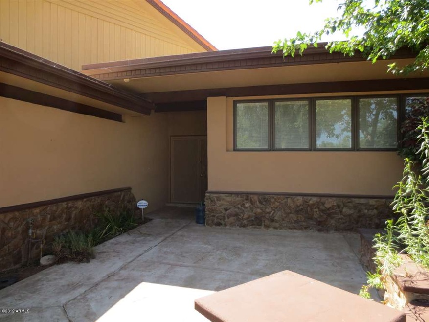 FRONT OF HOUSE