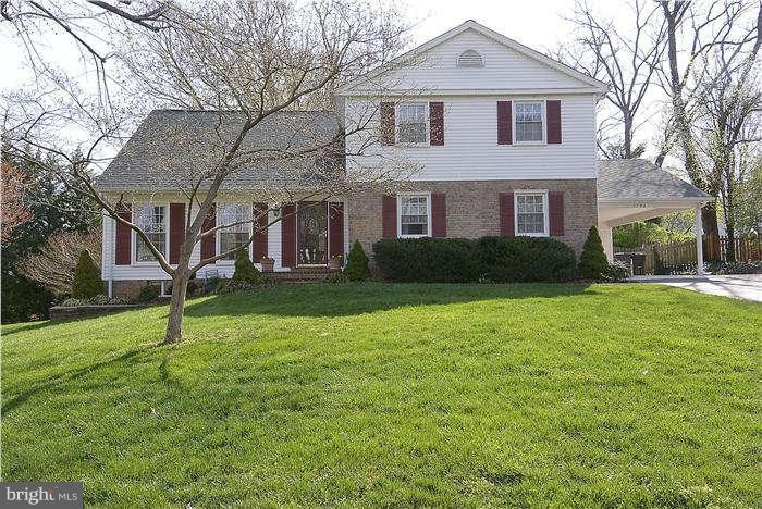 1743 Lockerbie Ln, Vienna, VA 22182 - photo 1