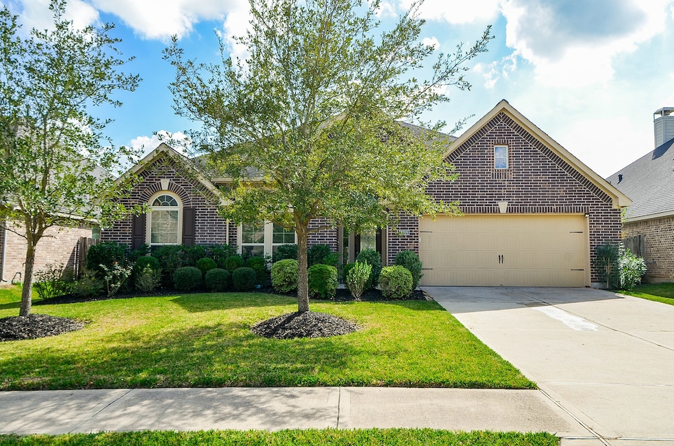 21819 Juniper Wood Ln, Richmond, TX 77469 - photo 1