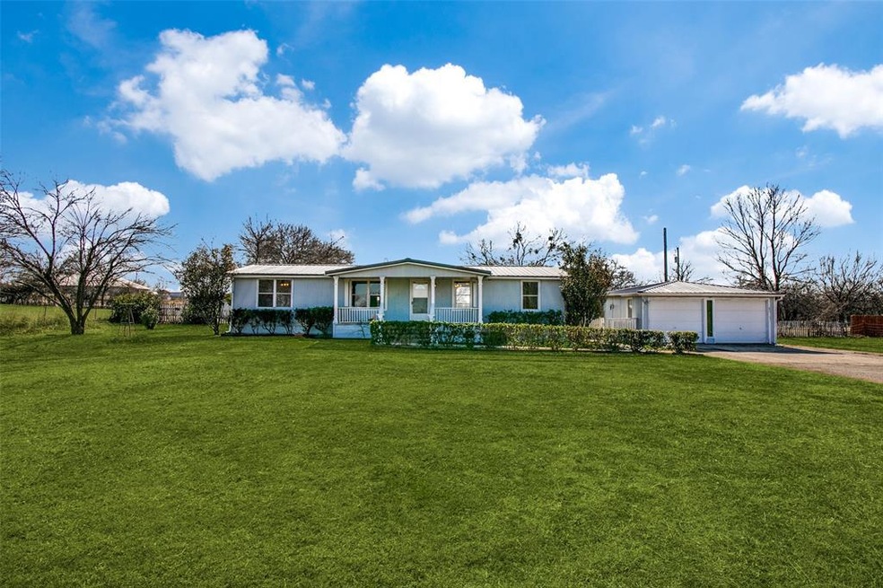 461 Oak Valley Ln, Springtown, TX 76082 - photo 1