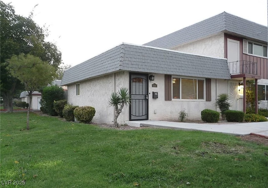 3068 S Pecos Rd, Las Vegas, NV 89121 - photo 1