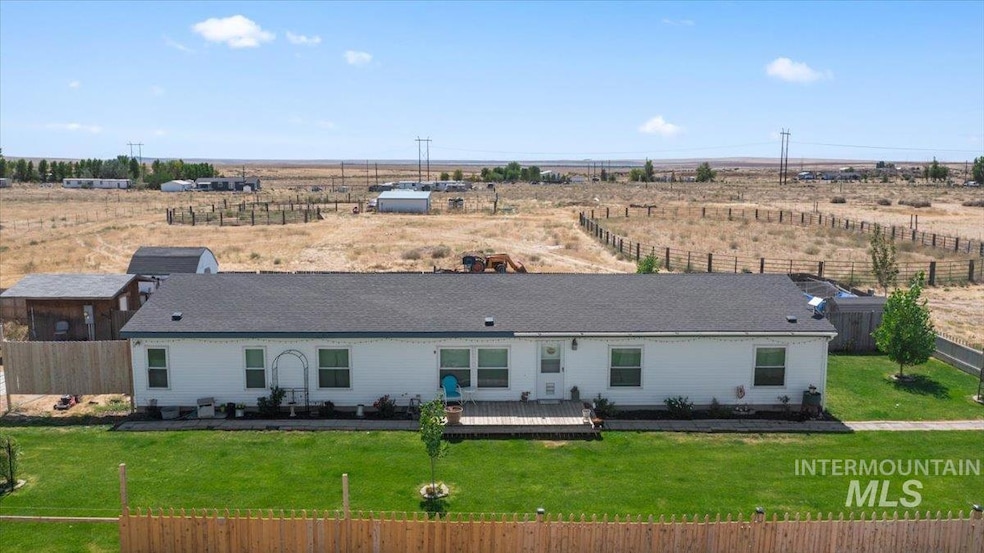 10289 W Desert Duck Ave, Mountain Home, ID 83647 - photo 1