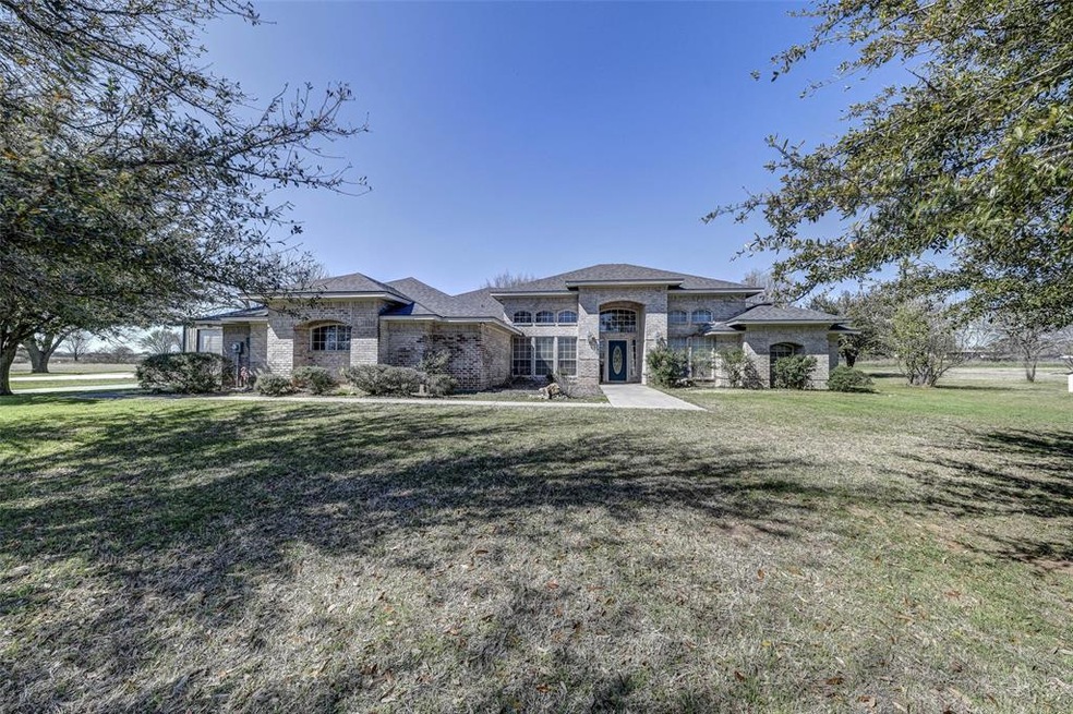 622 E Rock Island Ave, Boyd, TX 76023 - photo 1