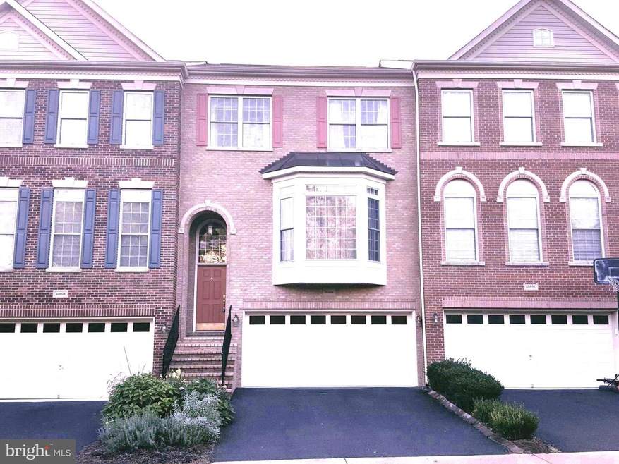 25808 Commons Square, Chantilly, VA 20152 - photo 1