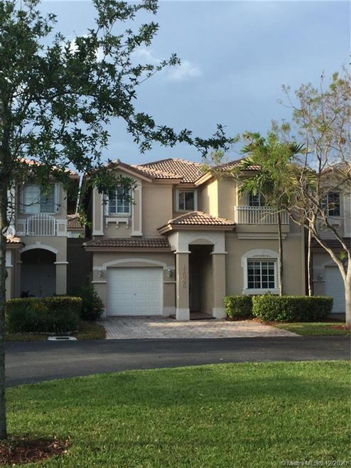 11345 NW 72nd Ln, Doral, FL 33178 - photo 1