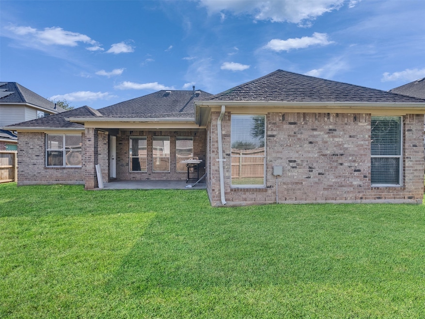 2306 Diamond Springs Dr, Pearland, TX 77584 - photo 1