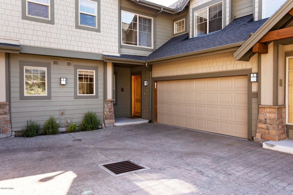 6078 N Fox Pointe Circle Unit-001-012-60