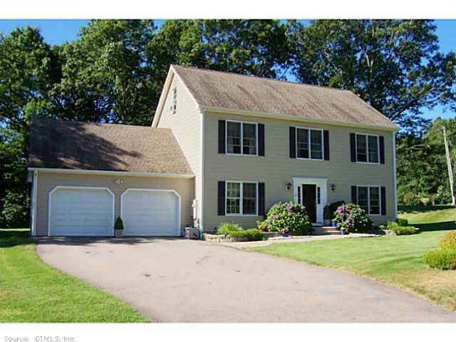 12 Croft Ct, Pawcatuck, CT 06379 - photo 1
