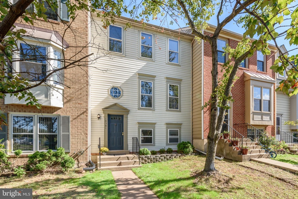 10501 Trinidad Ct, Manassas, VA 20109 - photo 1