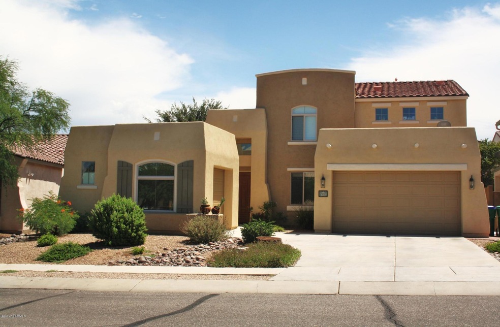 Sante Fe w 3 car garage