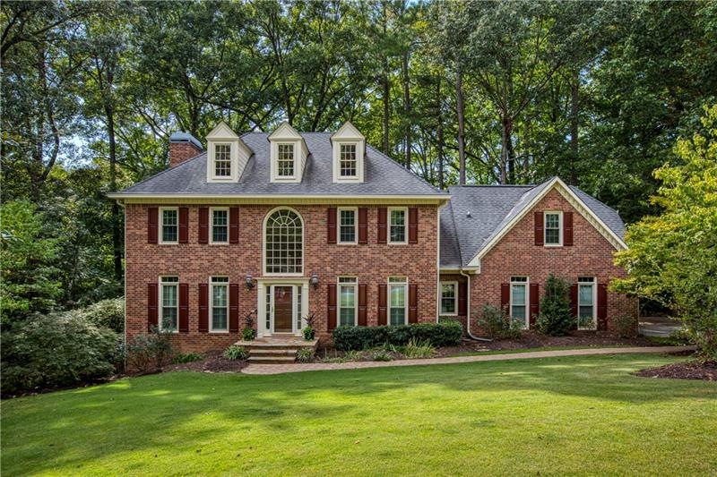 Welcome to 2160 Azalea Drive!