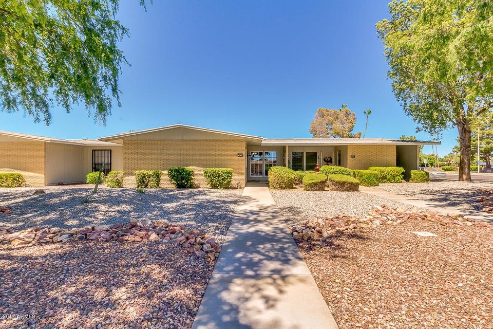 10708 W Santa fe Dr, Sun City, AZ 85351 - photo 1