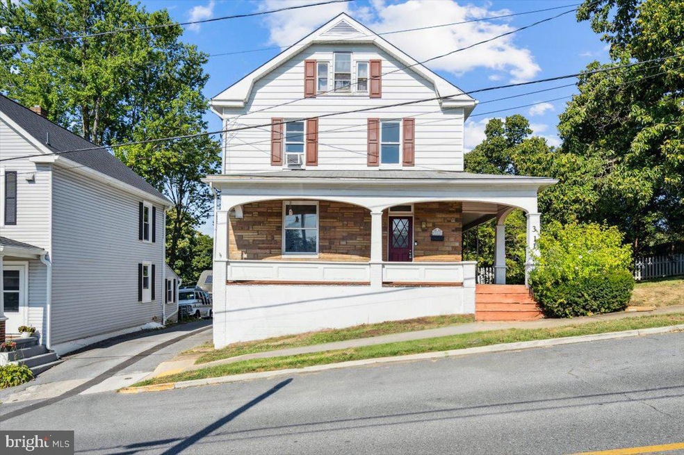 311 N Maple Ave, Brunswick, MD 21716 - photo 1