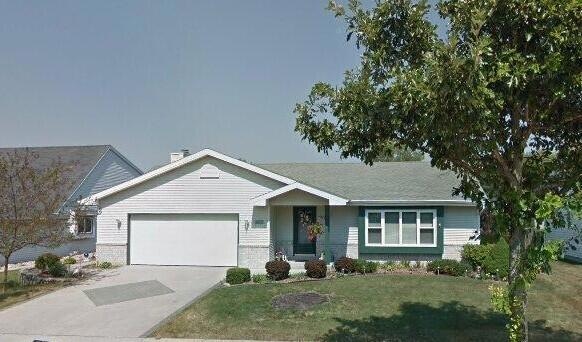 Emily Ave pic