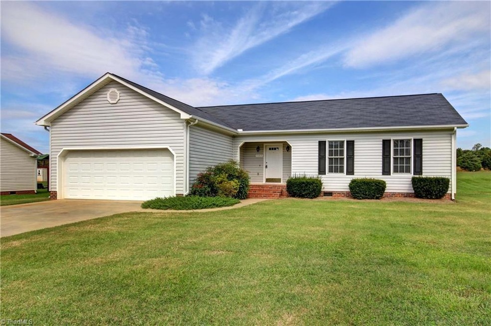 147 Rock Island Dr, Statesville, NC 28625 - photo 1