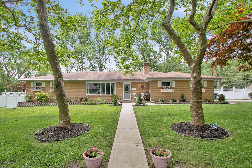 22 Orchard Ave W, Holmdel, NJ 07733 - photo 1