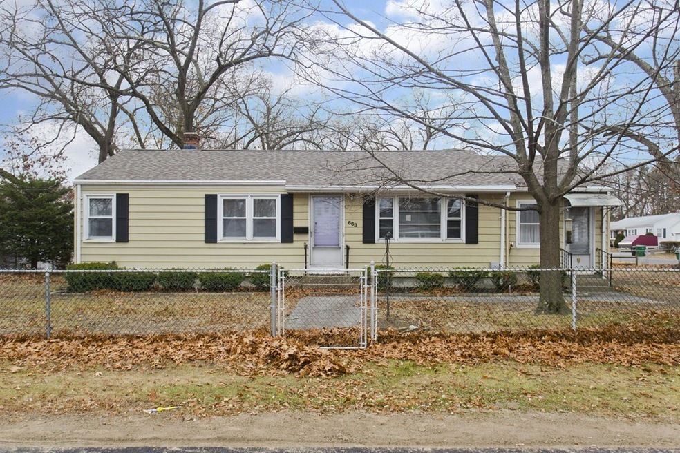 663 Pendleton Ave, Chicopee, MA 01020 - photo 1