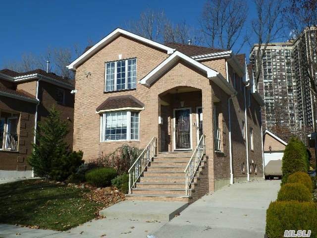7201 267th St unit 2, Glen Oaks, NY 11004 - photo 1