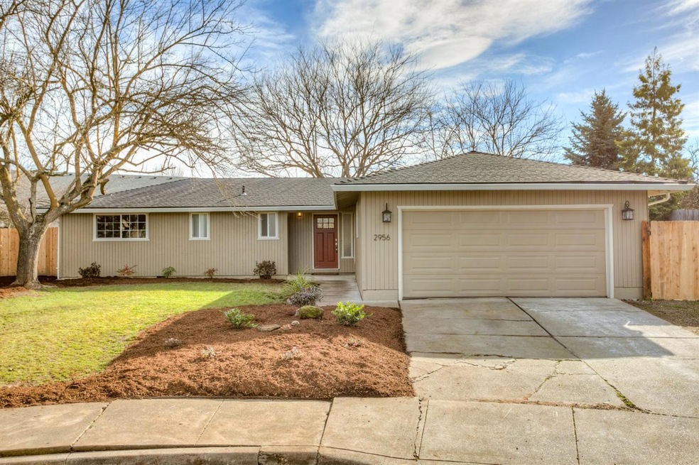 2956 Iris Cir, Medford, OR 97504 - photo 1