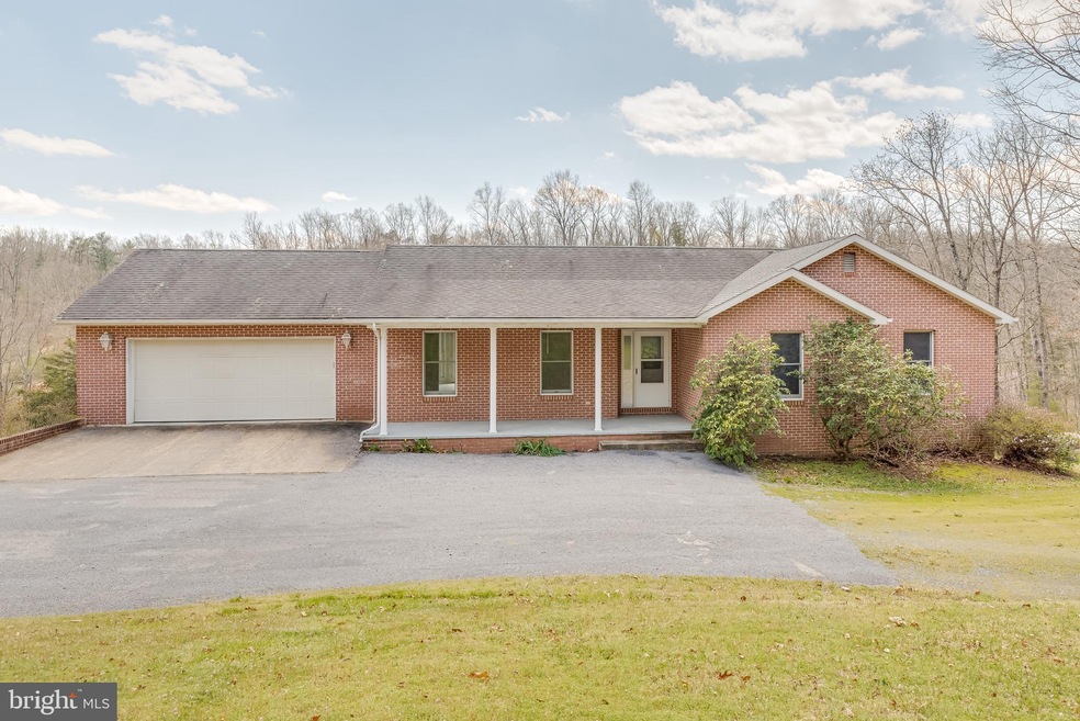 64 Sager Farm Ln, Bunker Hill, WV 25413 - photo 1