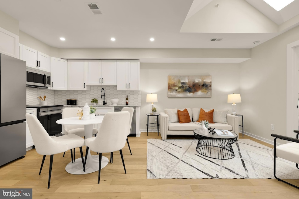 2606 41st St NW unit FIVE, Washington, DC 20007 - photo 1