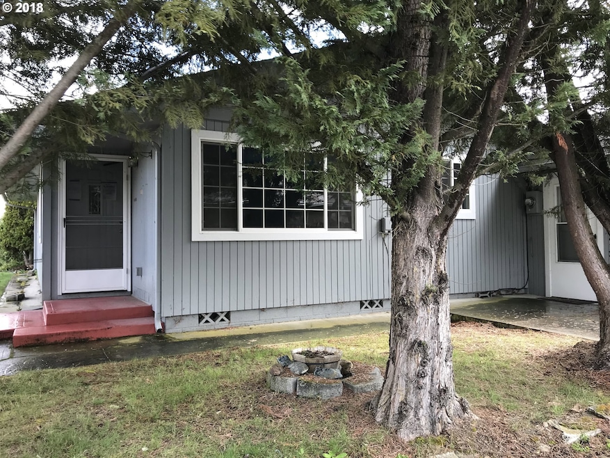 1101 SW Rogue River Ave, Grants Pass, OR 97526 - photo 1