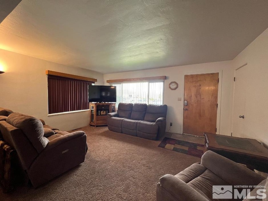 21 Arnold St, Winnemucca, NV 89445 - photo 1