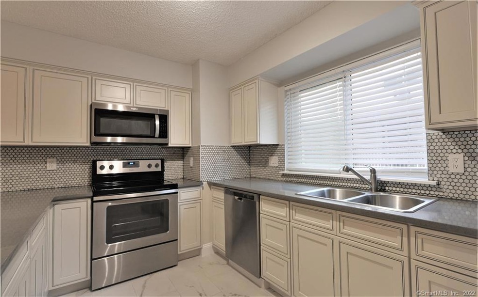 130 Myrtle Ave unit D, Stamford, CT 06902 - photo 1