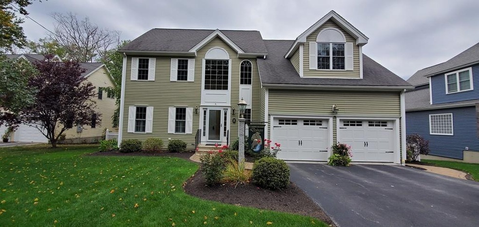 8 Woodcliffe Ave, Worcester, MA 01604 - photo 1