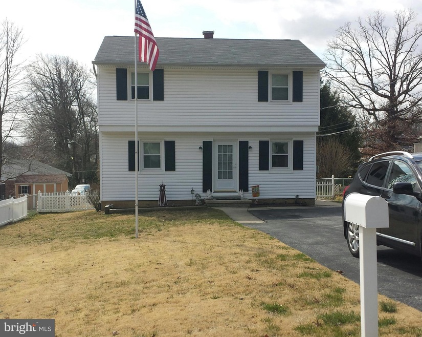 1811 Wildwood Ave, Parkville, MD 21234 - photo 1