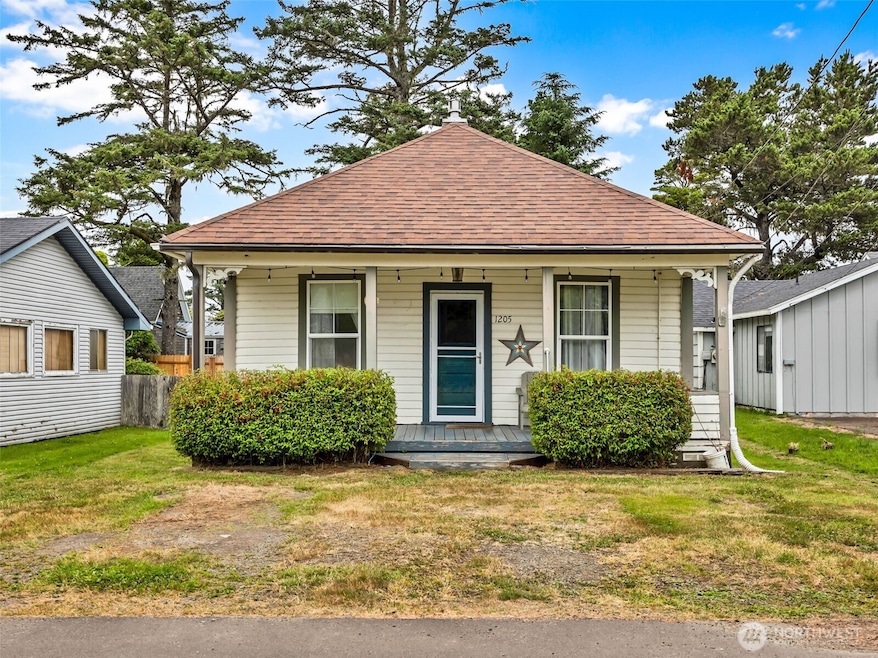 1205 49th St, Seaview, WA 98644 - photo 1